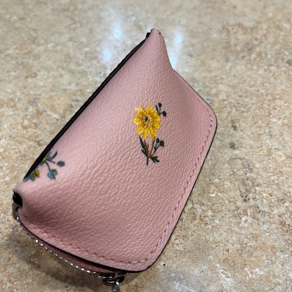 🌸Coach Pink Coin Purse🌸 - Picture 3 of 7